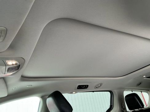 Used 2018 Chrysler Pacifica Touring-L Plus image 36