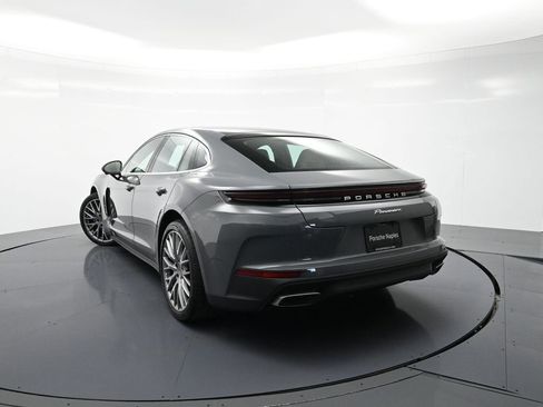 Used 2025 Porsche Panamera image 24
