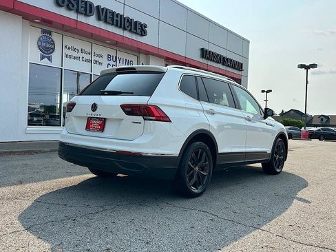 Used 2024 Volkswagen Tiguan SE AWD/4WD image 6