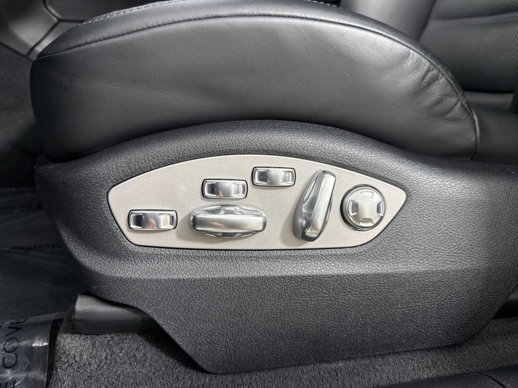 Certified 2020 Porsche Macan S AWD/4WD image 39