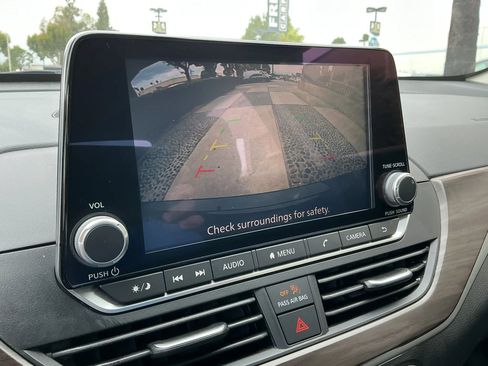Used 2024 Nissan Altima 2.5 SV FWD image 26