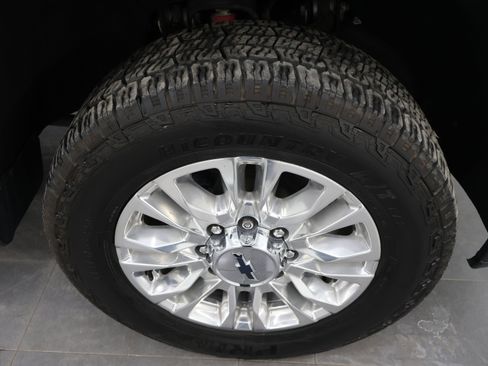 Used 2021 Chevrolet Silverado 2500 High Country w/ Z71 Off-Road Package image 3