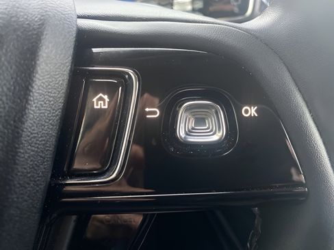 Used 2024 Lincoln Corsair AWD w/ Towing Package image 15