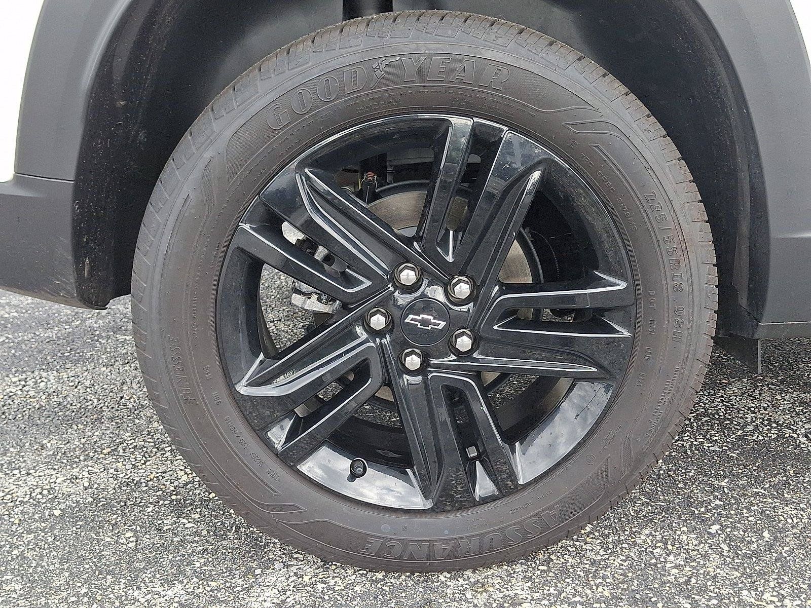 Used 2025 Chevrolet Trax ACTIV w/ Sunroof Package FWD image 9