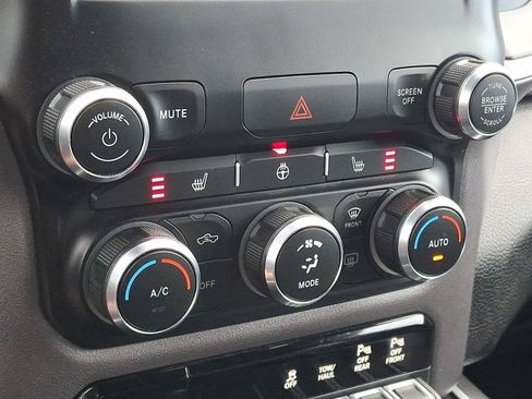 Used 2020 RAM 1500 Big Horn AWD/4WD image 16