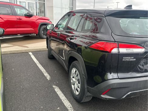 Used 2023 Toyota Corolla Cross L image 3