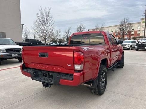 Used 2016 Toyota Tacoma TRD Sport image 5
