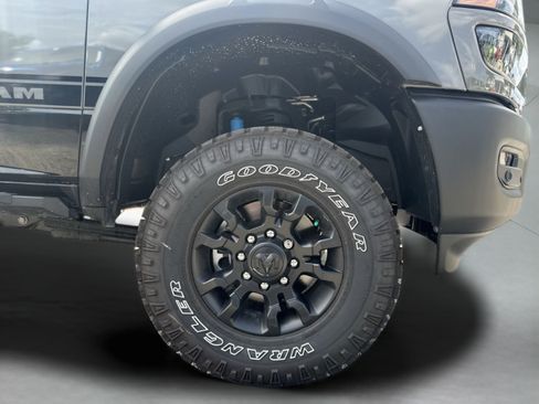 New 2026 RAM 2500 4x4 Crew Cab image 46