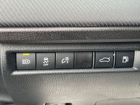 Used 2025 Toyota Camry SE FWD image 33