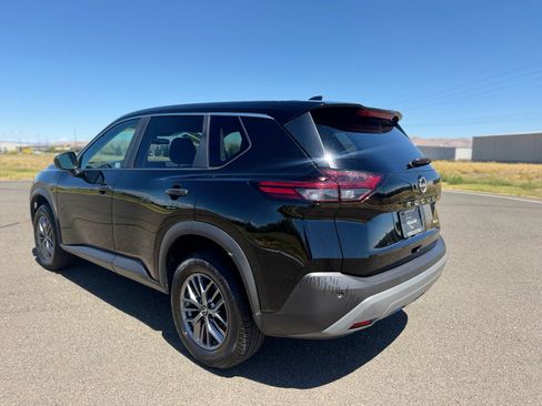 Used 2023 Nissan Rogue S AWD/4WD image 8
