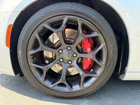 Used 2020 Chrysler 300 S image 11