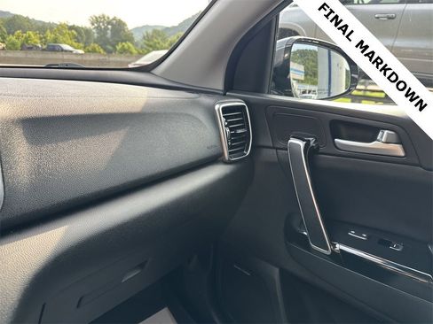Used 2021 Kia Sportage EX w/ EX Technology Package image 24