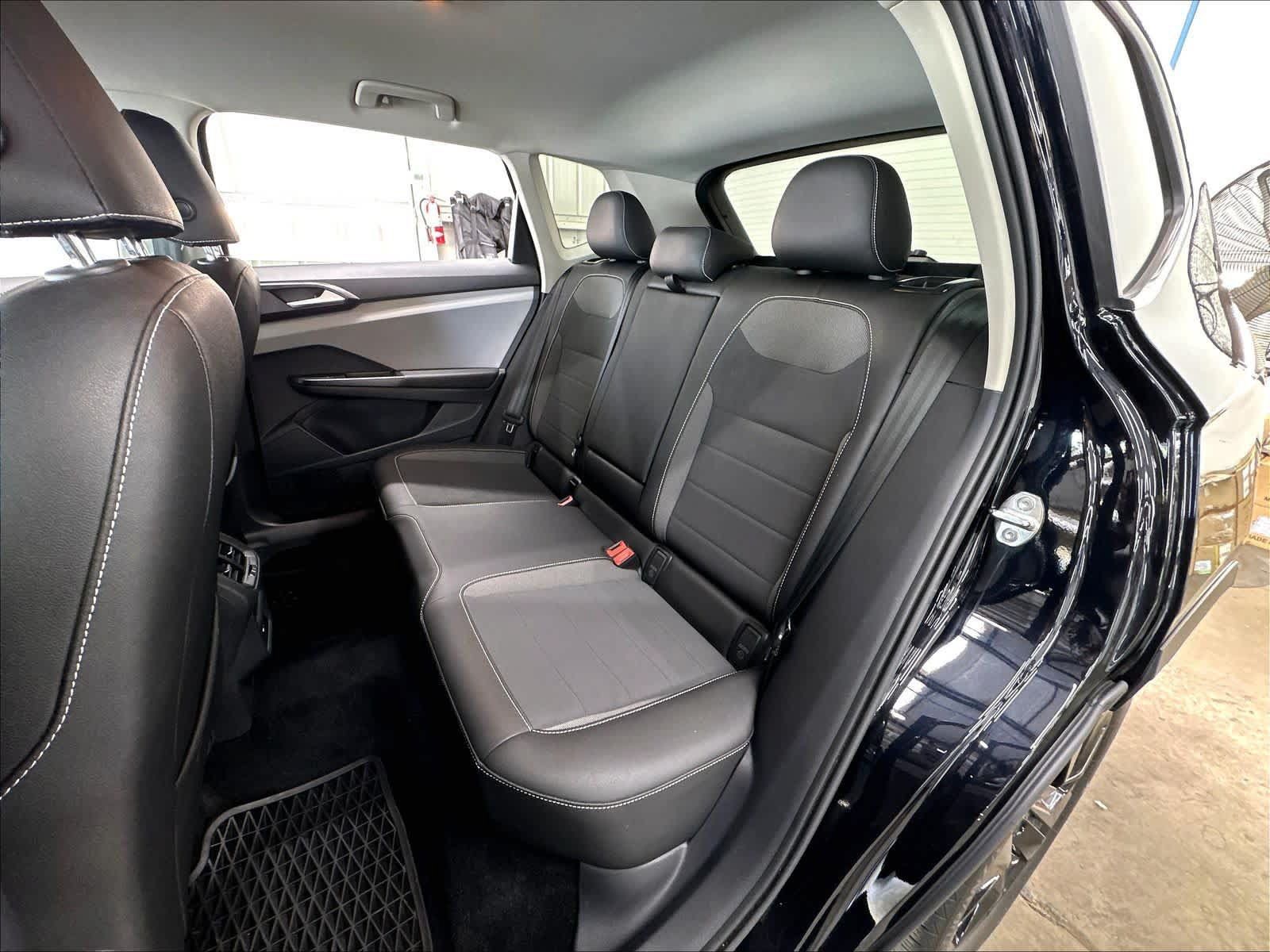 Used 2023 Volkswagen Taos SE FWD image 25