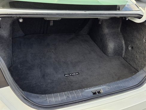 Used 2025 Nissan Altima 2.5 SV image 12