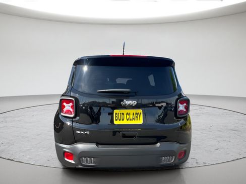 Used 2023 Jeep Renegade Latitude AWD/4WD image 9