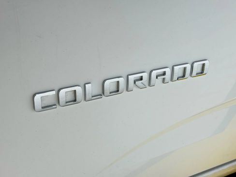 Used 2016 Chevrolet Colorado LT w/ LT Convenience Package image 11