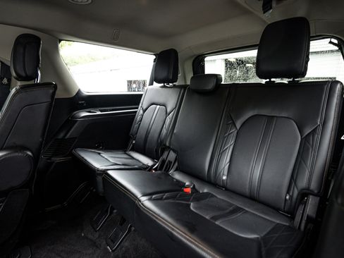 Used 2019 Ford Expedition Max Platinum AWD/4WD image 17