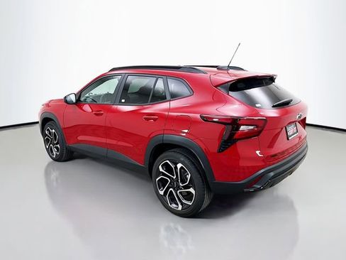 Used 2026 Chevrolet Trax RS w/ Sunroof Package image 6