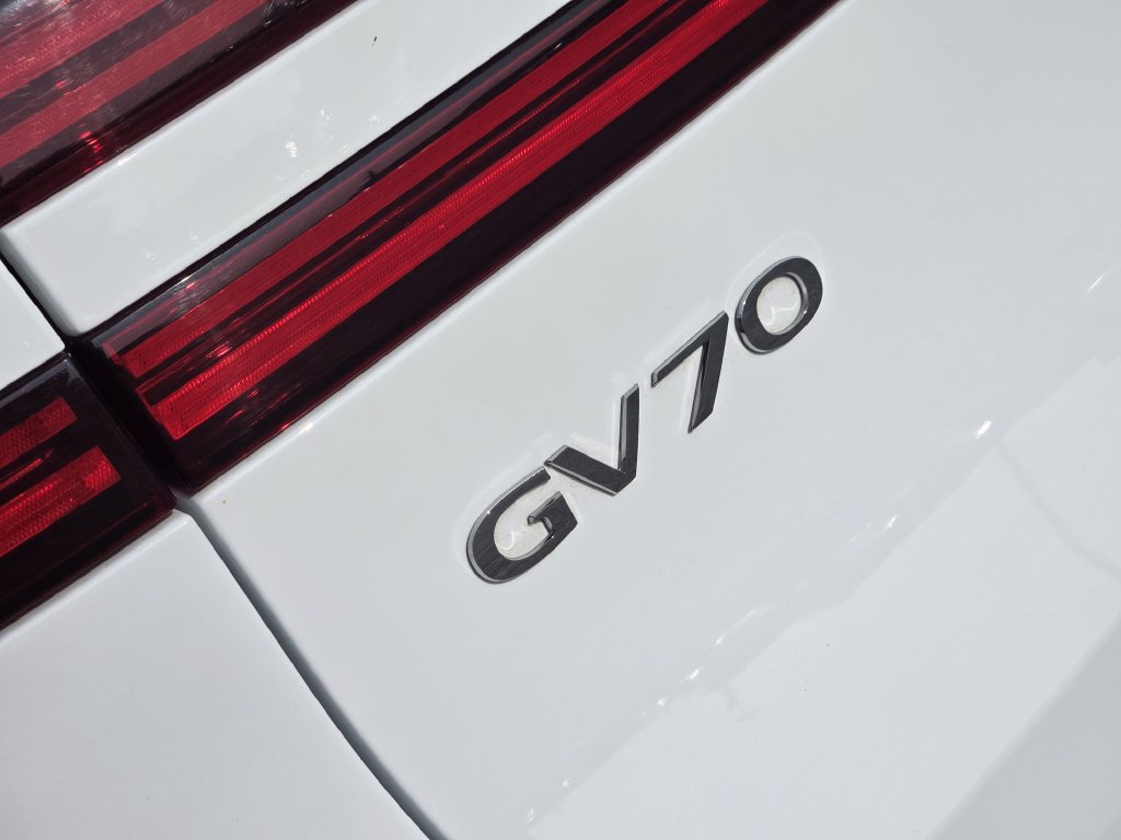 Used 2024 Genesis GV70 3.5T Sport w/ Sport Advanced Package AWD/4WD image 9