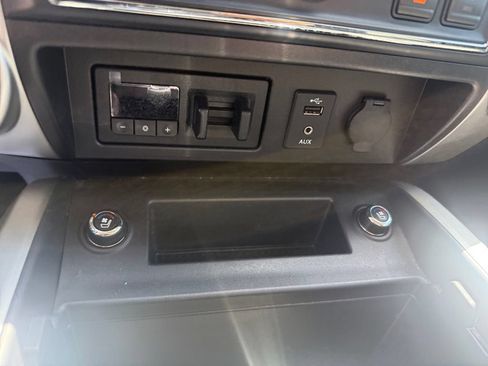 Used 2018 Nissan Titan PRO-4X w/ Pro-4x Convenience Package AWD/4WD image 25