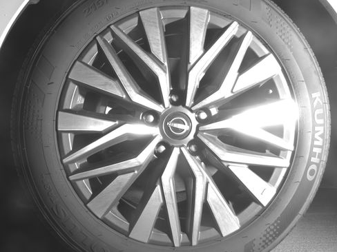 Used 2025 Nissan Altima 2.5 SV FWD image 12