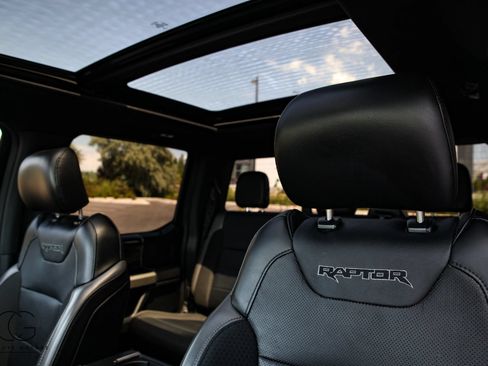 Used 2019 Ford F150 Raptor w/ Equipment Group 802A Luxury AWD/4WD image 32
