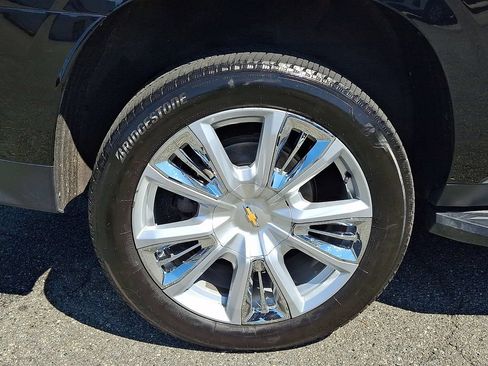 Certified 2024 Chevrolet Suburban High Country AWD/4WD image 8