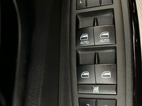 Used 2023 Jeep Cherokee Altitude Lux image 14