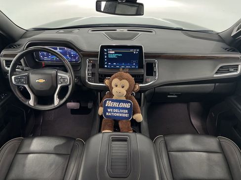 Used 2024 Chevrolet Suburban Premier image 18