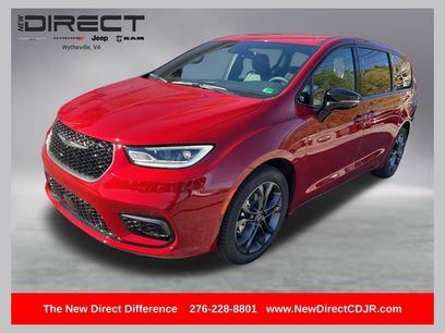 New 2026 Chrysler Pacifica Select