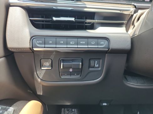 Used 2021 Cadillac Escalade ESV Sport w/ Driver Assist Tech Package AWD/4WD image 28