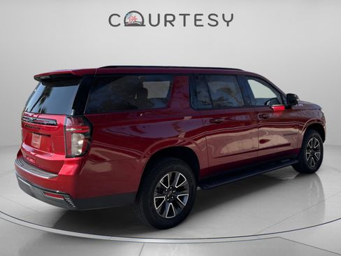 Used 2023 Chevrolet Suburban Z71 w/ Luxury Package image 8