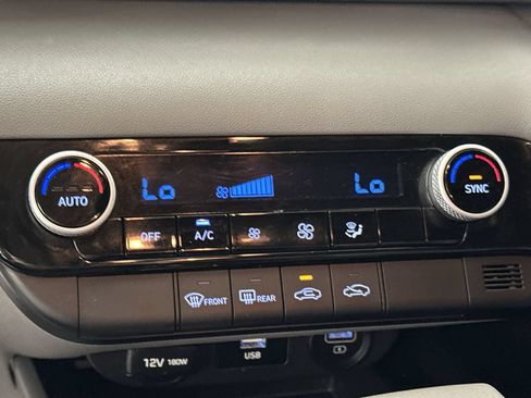 Used 2022 Hyundai Elantra SEL FWD image 19