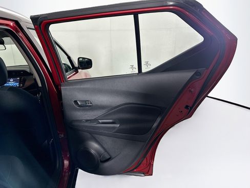 Used 2024 Nissan Kicks SV image 27