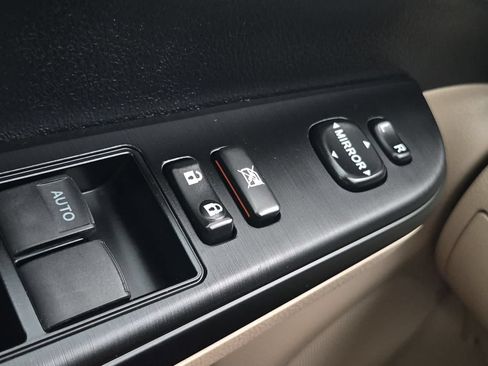 Used 2012 Toyota Camry LE FWD image 31