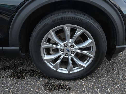 Used 2020 Ford Explorer XLT w/ Equipment Group 202A AWD/4WD image 15