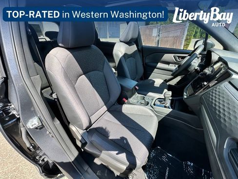 Used 2025 Subaru Forester Premium AWD/4WD image 17