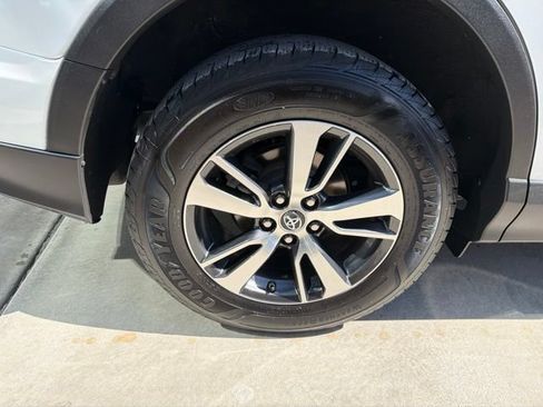 Used 2017 Toyota RAV4 XLE w/ Plus Special Value Package AWD/4WD image 32