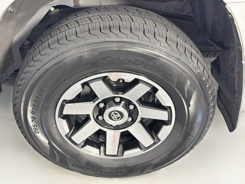 Used 2021 Toyota 4Runner TRD Off-Road Premium w/ Moonroof Package AWD/4WD image 30
