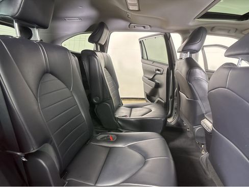 Used 2022 Toyota Highlander XLE image 34