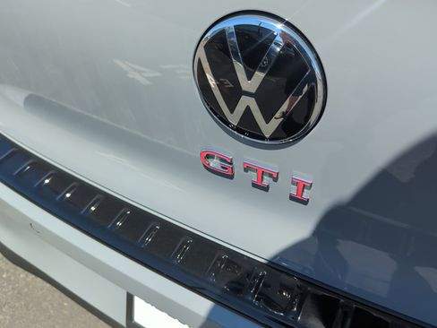 New 2025 Volkswagen Golf SE image 23