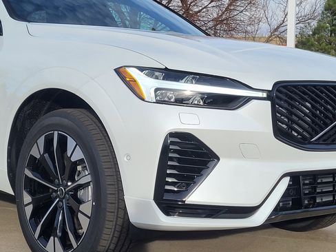 New 2026 Volvo XC60 T8 Plus w/ Climate Package image 5