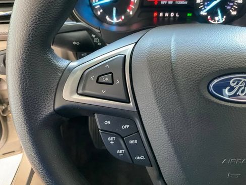 Used 2018 Ford Fusion SE FWD image 8