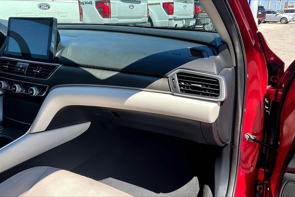 Used 2018 Honda Accord LX image 16