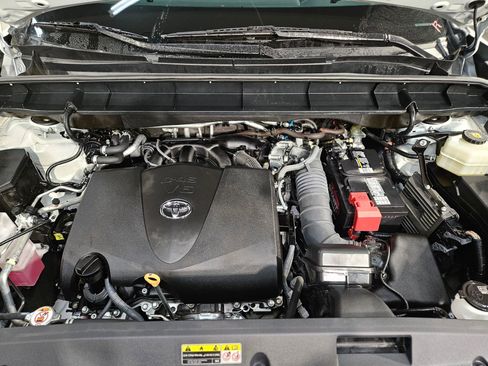 Used 2021 Toyota Highlander XLE image 19