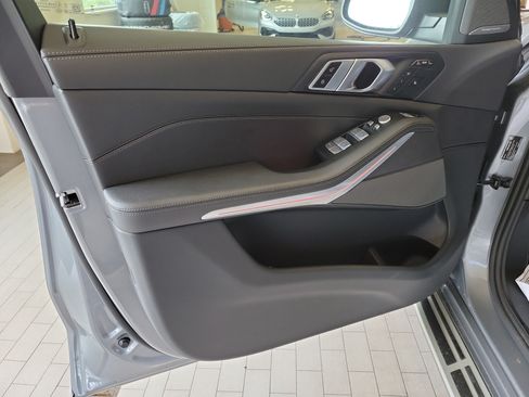 Used 2025 BMW X7 xDrive40i AWD/4WD image 15
