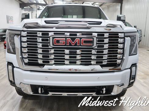 Used 2026 GMC Sierra 2500 Denali w/ Denali Reserve Package AWD/4WD image 11