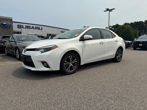 Used 2016 Toyota Corolla LE Premium FWD image 2