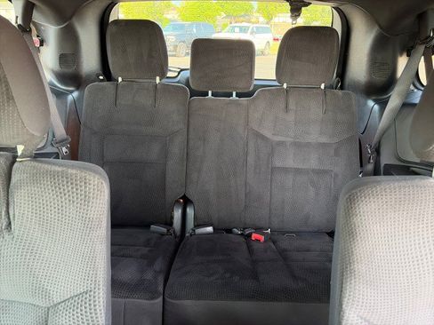 Used 2018 Dodge Grand Caravan SE FWD image 22