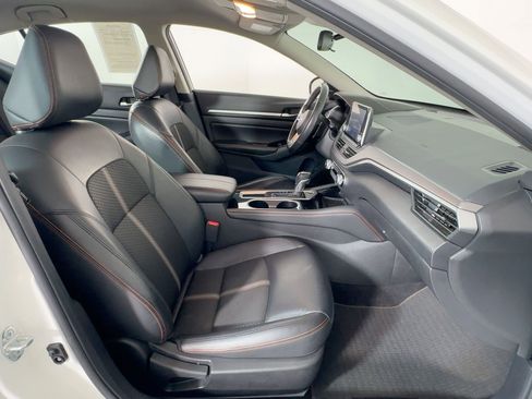 Used 2024 Nissan Altima 2.5 SR image 24